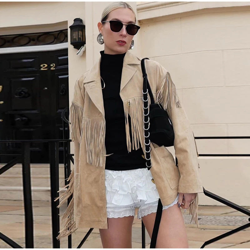 Damen-Wildleder-Fransenjacke als modischer Freizeitlook