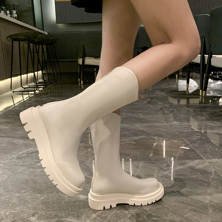 Seitliche Ansicht der Damen-Gummistiefel mit hohem Schaft