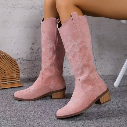Damen-Kniestiefel als vielseitige Ergänzung zu modernen Outfits