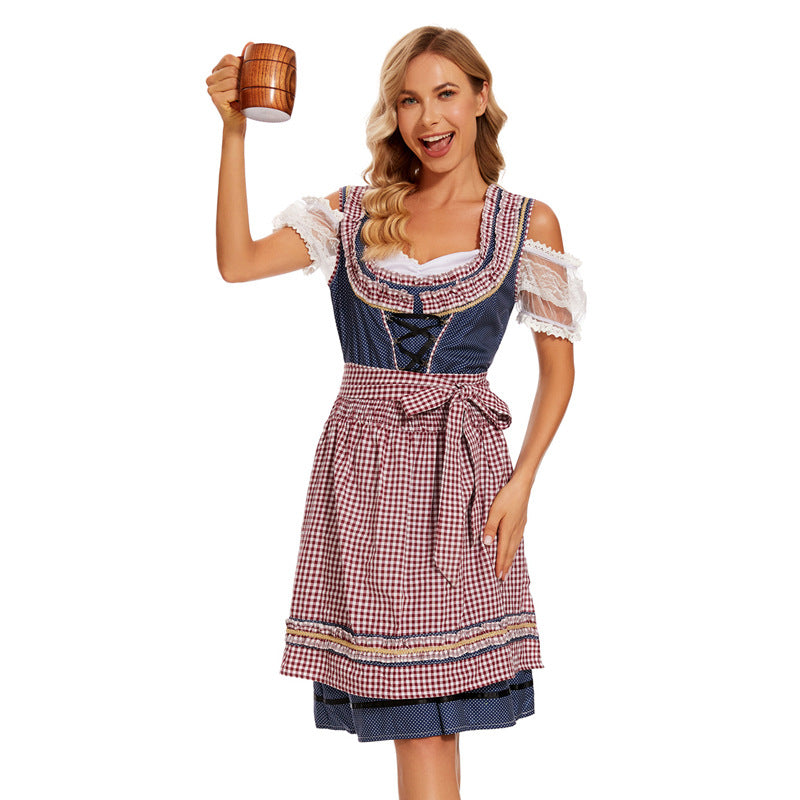 Detailansicht der Spitzenärmel am Damen-Dirndl