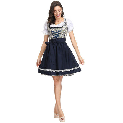 Detailansicht des geschnürten Mieders am Damen-Dirndl