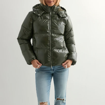 Glänzende Damen-Daunenjacke für kalte Wintertage