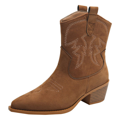 Vorderansicht der Damen-Kurzschaftstiefel im klassischen Westernstil