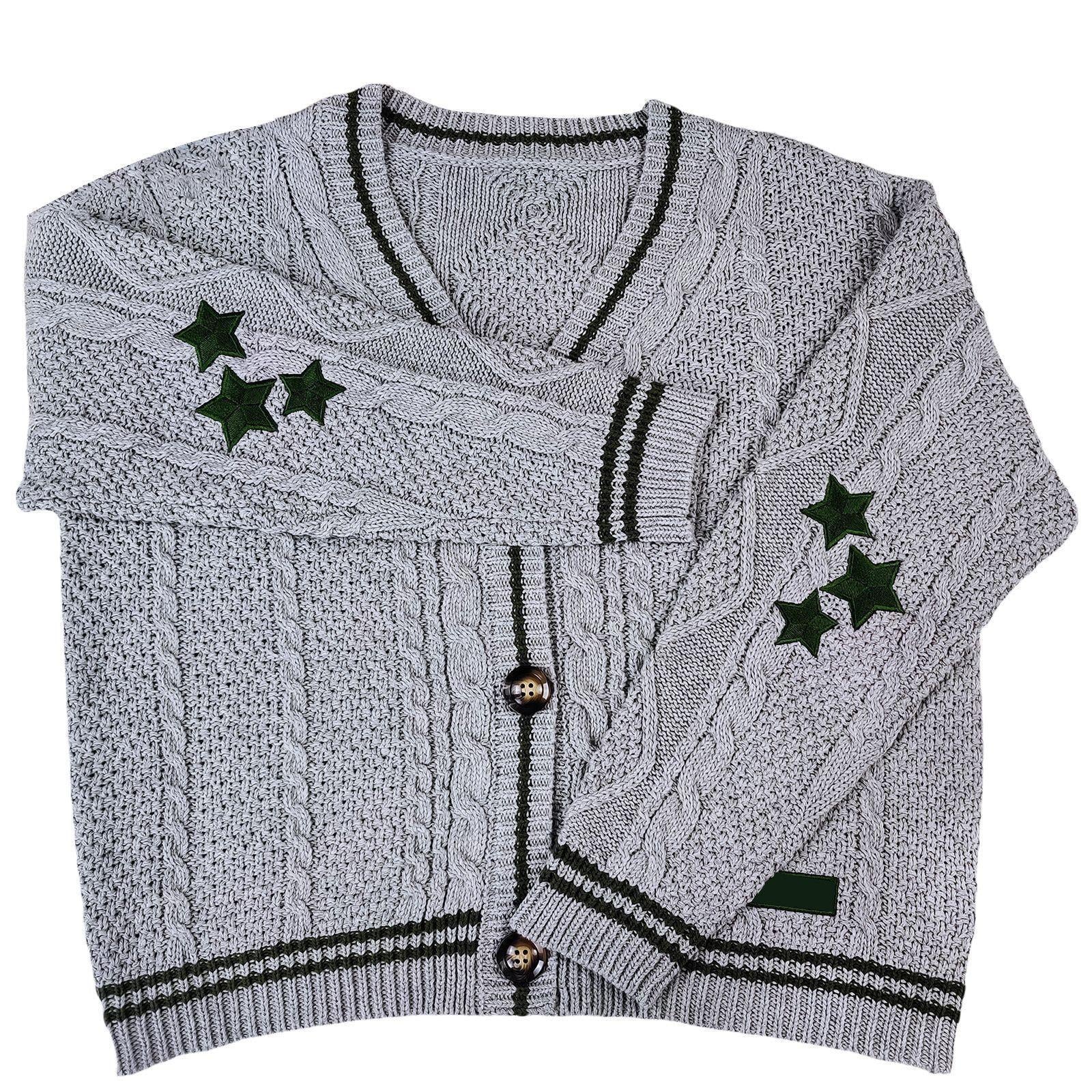 Seitliche Ansicht des locker geschnittenen Oversize-Cardigans