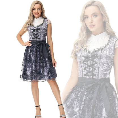 Damen-Dirndlkleid mit geschnürter Miederfront und Spitzenüberrock