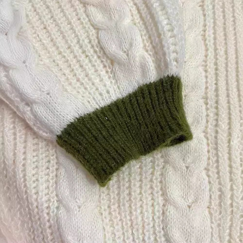 Vorderansicht eines Damen-Strickcardigans mit Knopfleiste