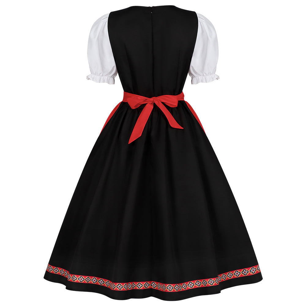 Die Puffärmel des traditionellen Dirndlkleids in einer seitlichen Ansicht