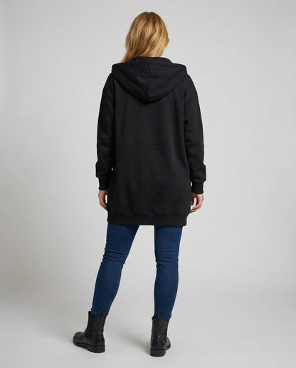 Seitenansicht des knielangen Damen-Hoodies mit Kapuze
