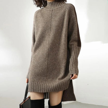 Damen-Strickkleid mit hohem Rollkragen und langem Schnitt