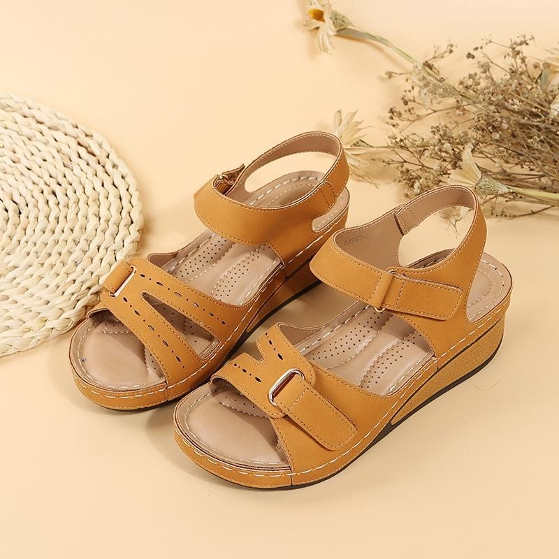 Bequeme Damen Sandalen für Alltag und Freizeit in Detailansicht