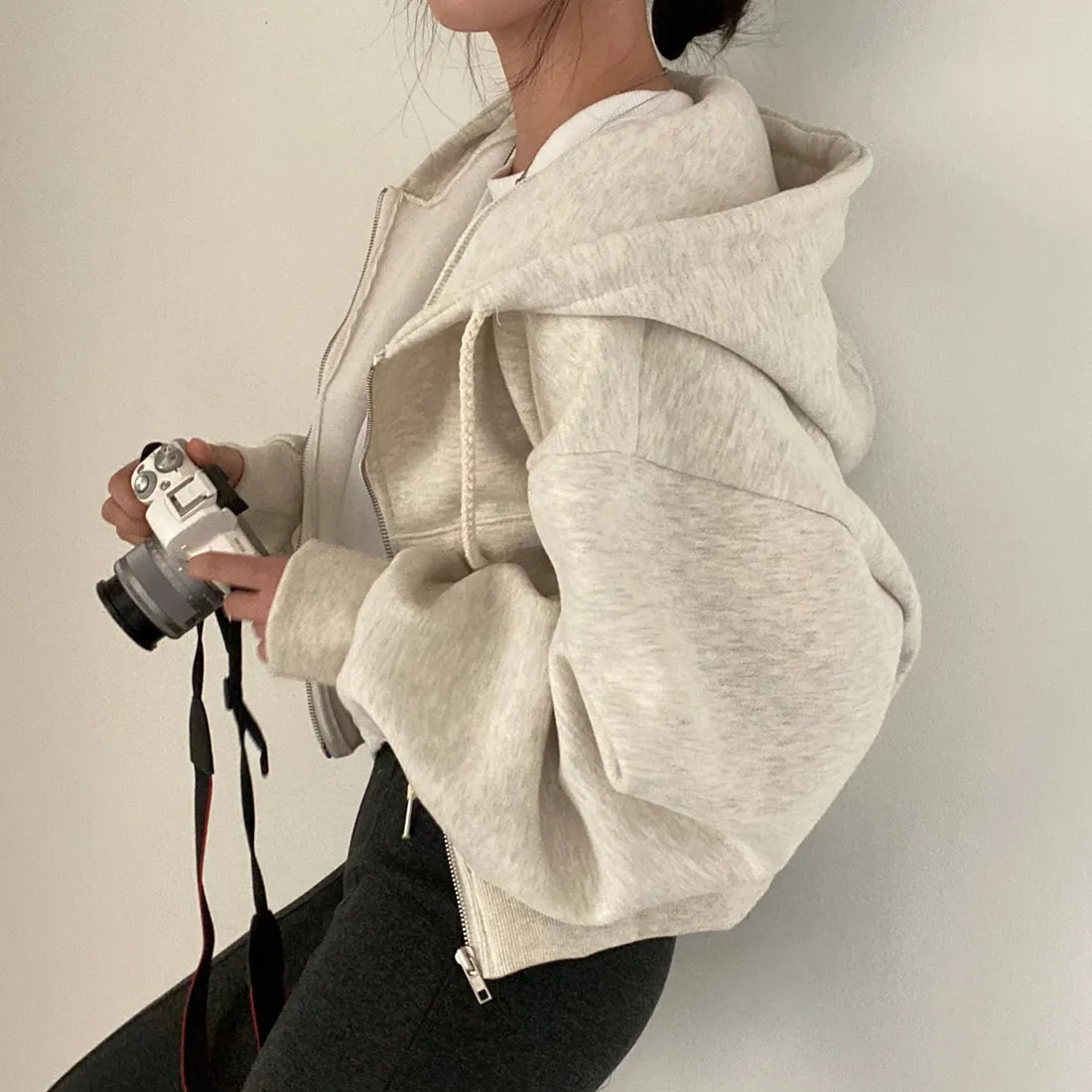 Damen-Sweatjacke mit praktischem Reißverschluss vorne