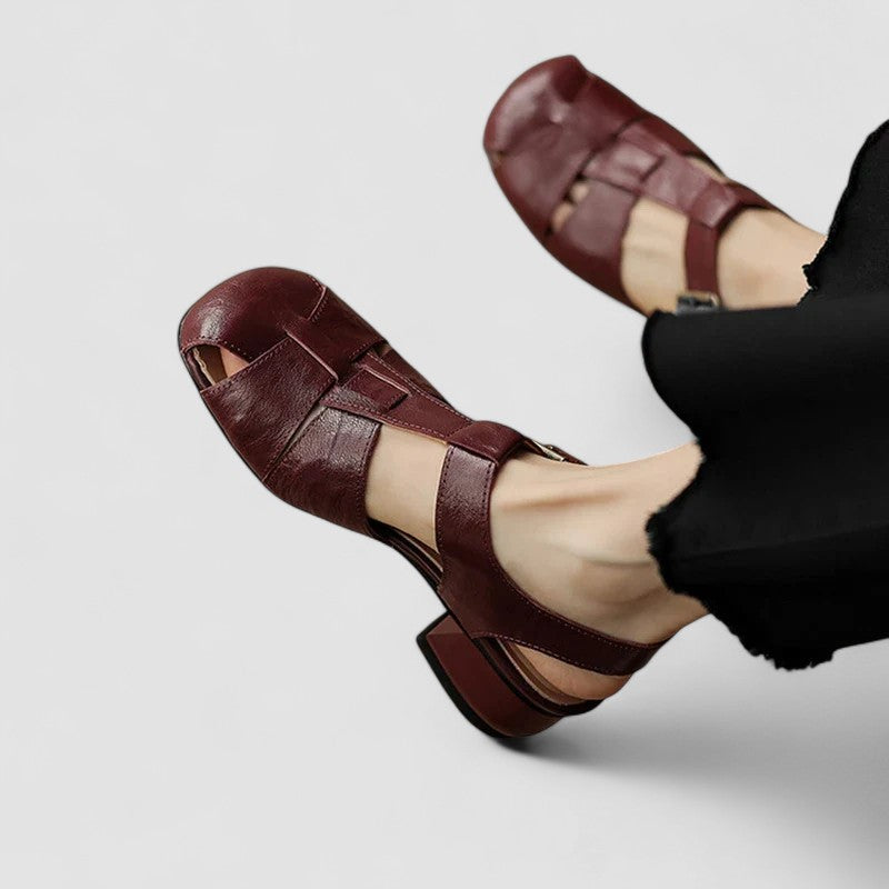 Damen Mary Jane Schuhe als Paar in eleganter Alltagsoptik