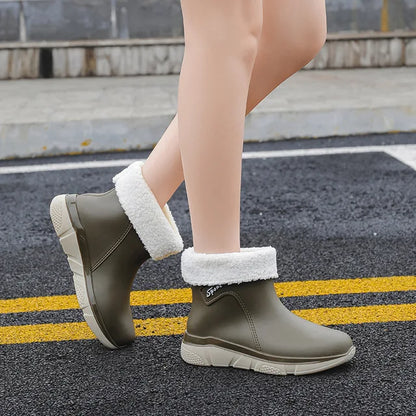 Damen-Gummistiefel mit mittelhohem Schaft in der Gesamtansicht