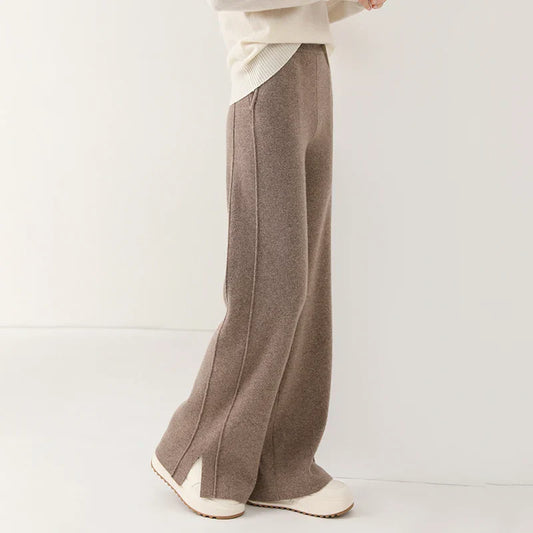 Damen Sweatpants aus Merinowolle mit geradem Bein in Vorderansicht