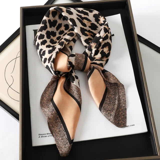 Ede™ – Elegant silk scarf with pattern 