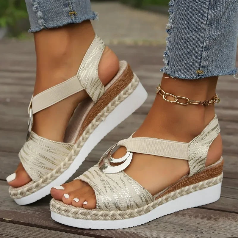 Bequeme Damen-Sandalen mit weiter Passform und rutschfester Sohle