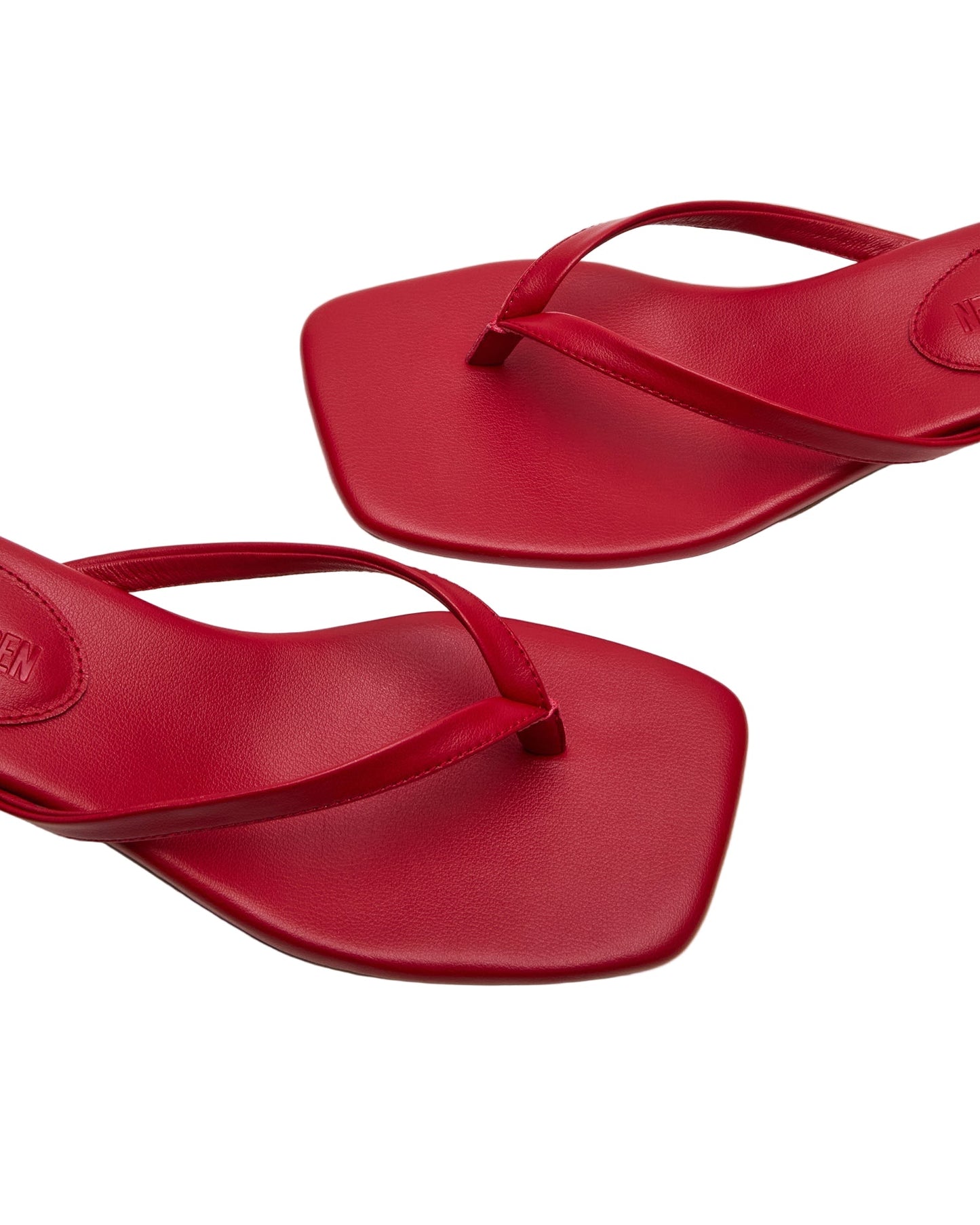 Damen Mule Sandalen mit Zehentrenner und eckiger Spitze in Vorderansicht