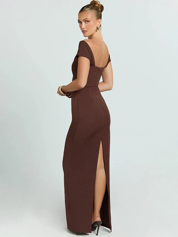 Festliches Damenkleid mit langem, fließendem Schnitt