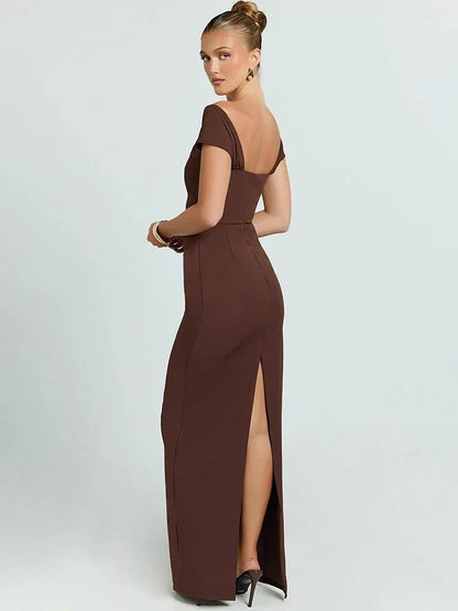 Festliches Damenkleid mit langem, fließendem Schnitt
