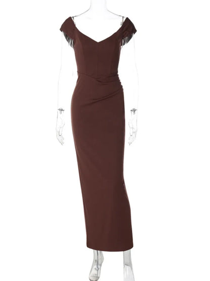 Festliche Damenmode mit femininem Maxikleid