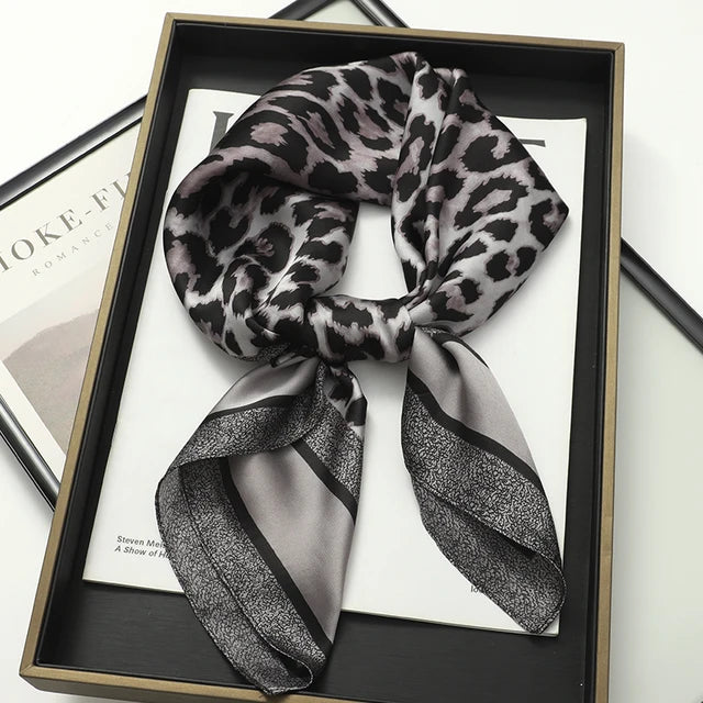 Ede™ – Elegant silk scarf with pattern 