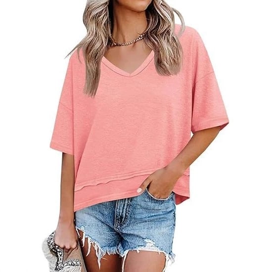 Detailansicht des V-Ausschnitts am leichten Damen T-Shirt