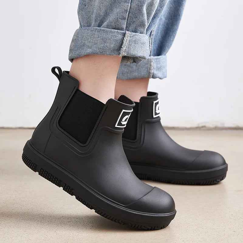 Damen-Gummistiefel aus langlebigem Gummi für regnerische Tage