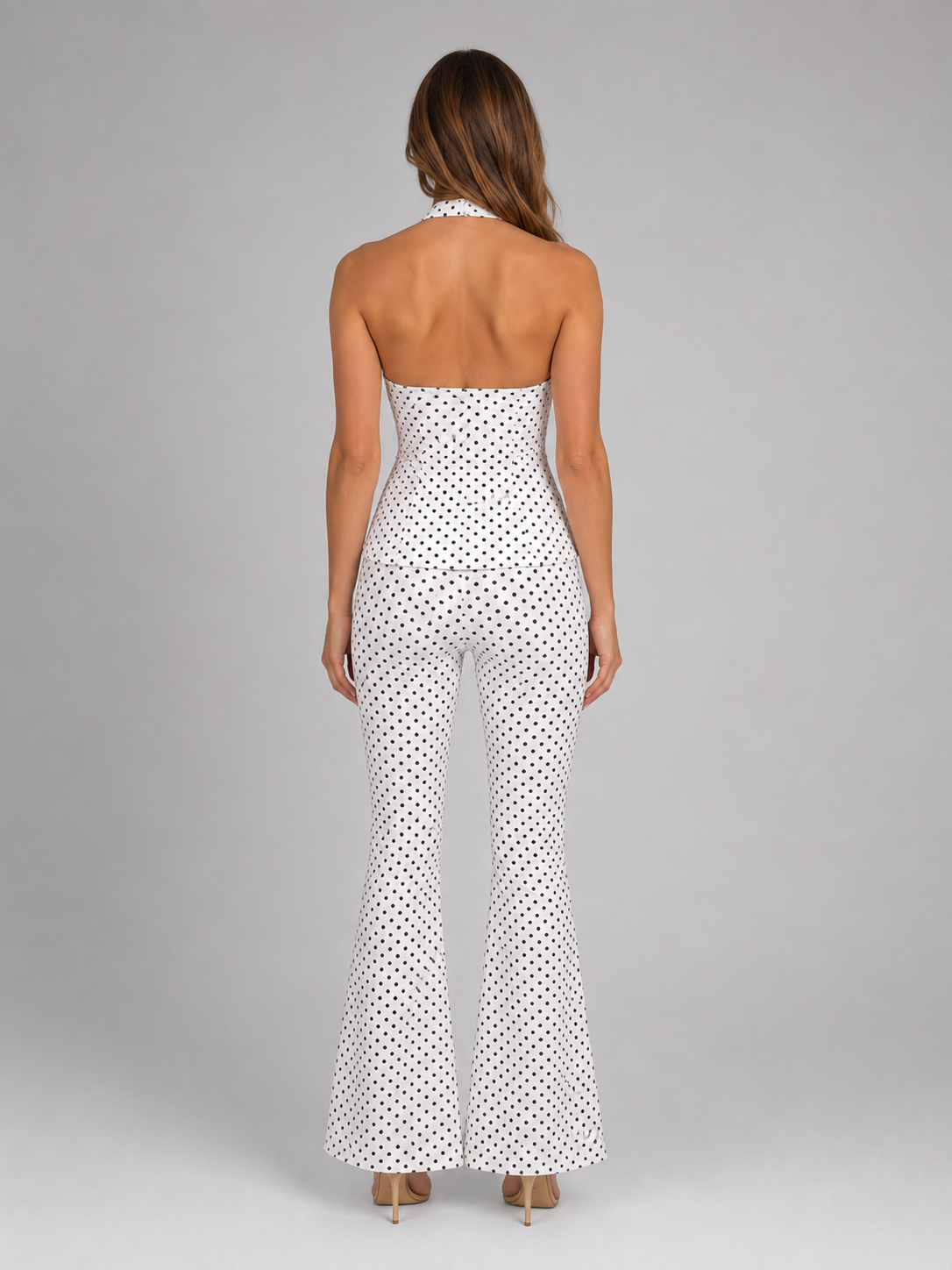 Sommerliches Damen Set mit gepunktetem Oberteil und weiter Bein-Hose
