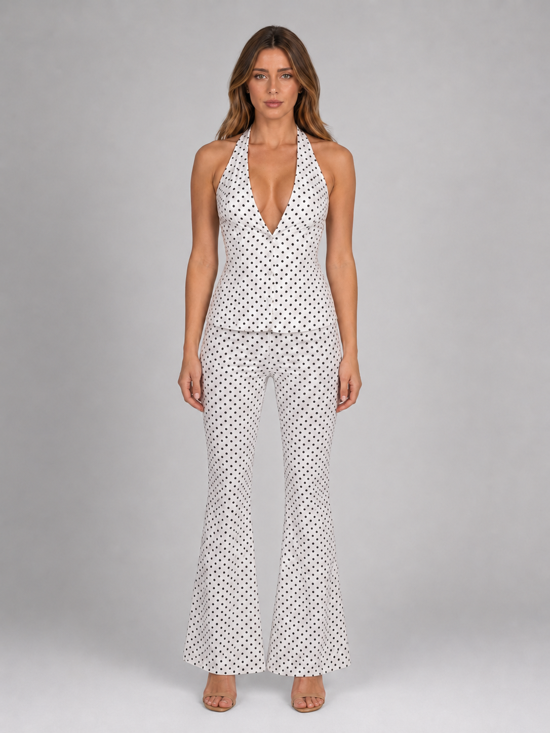 Damen Zweiteiler mit Punkten aus Haltertop und weiter Hose in sommerlichem Look