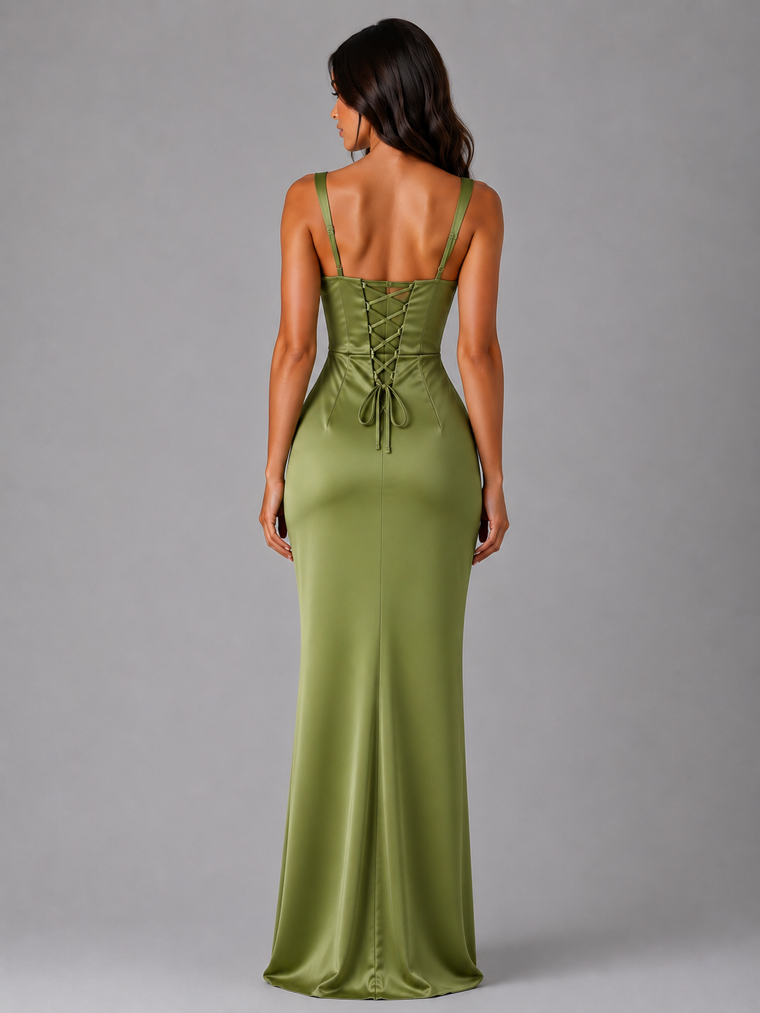 Figurbetontes Satin-Maxikleid für Damen von vorne