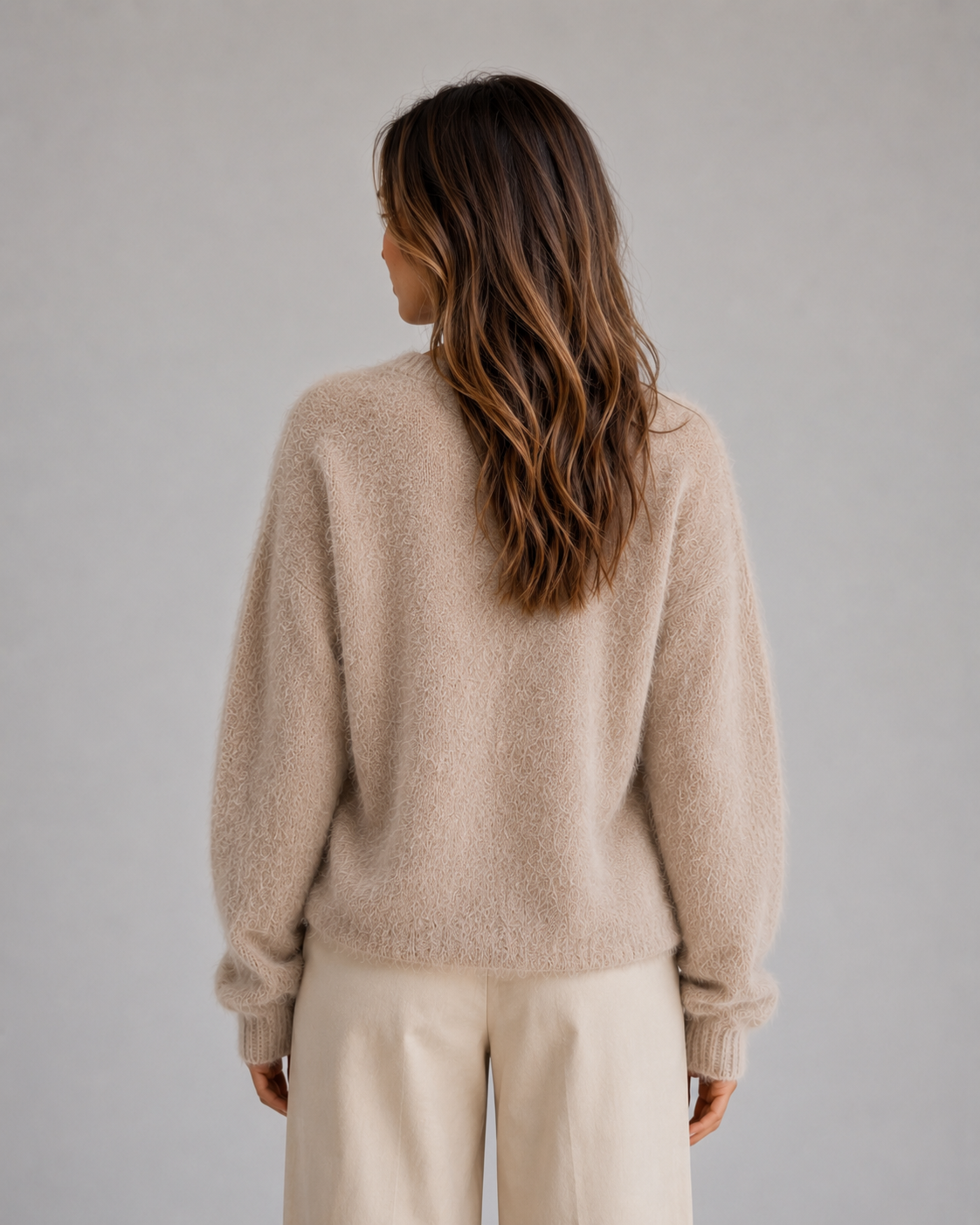 Weicher Damen Cardigan aus Strick mit langen Ärmeln in Frontalansicht