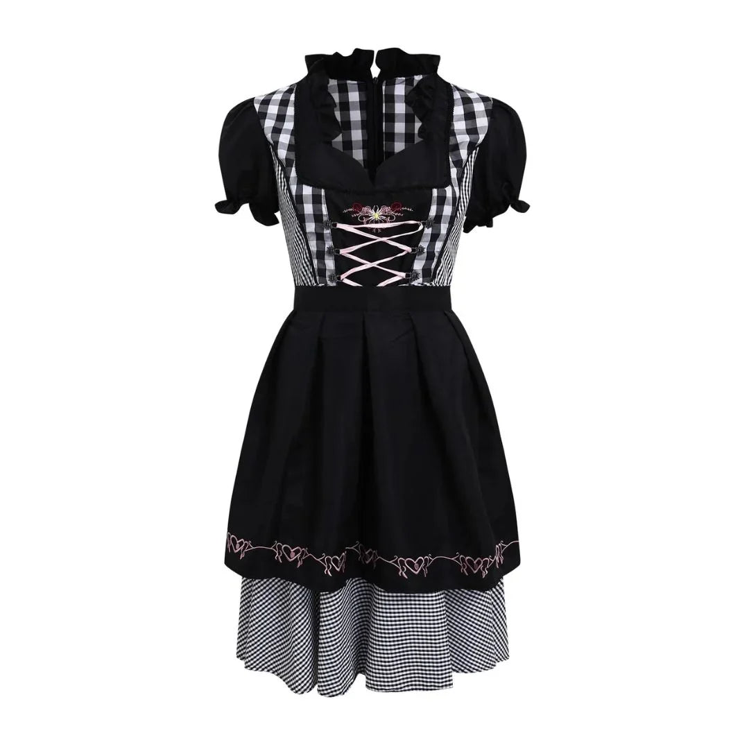 Detailansicht des Schnürmieders am Damen-Dirndl mit traditionellem Trachtenlook