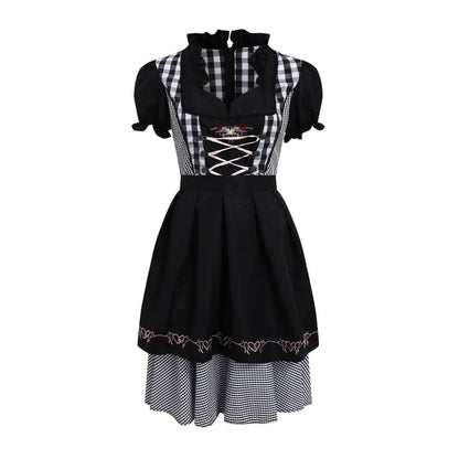 Detailansicht des Schnürmieders am Damen-Dirndl mit traditionellem Trachtenlook