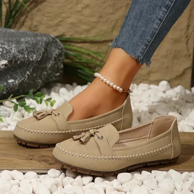 Bequemer Damen Slipper mit zarter Schleife von vorne