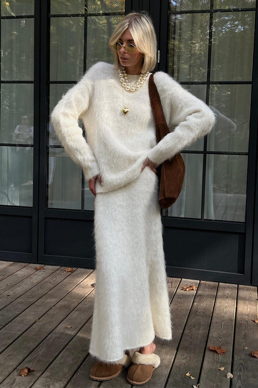 Damen-Strickset mit Pullover und Midirock als zweiteiliges Outfit