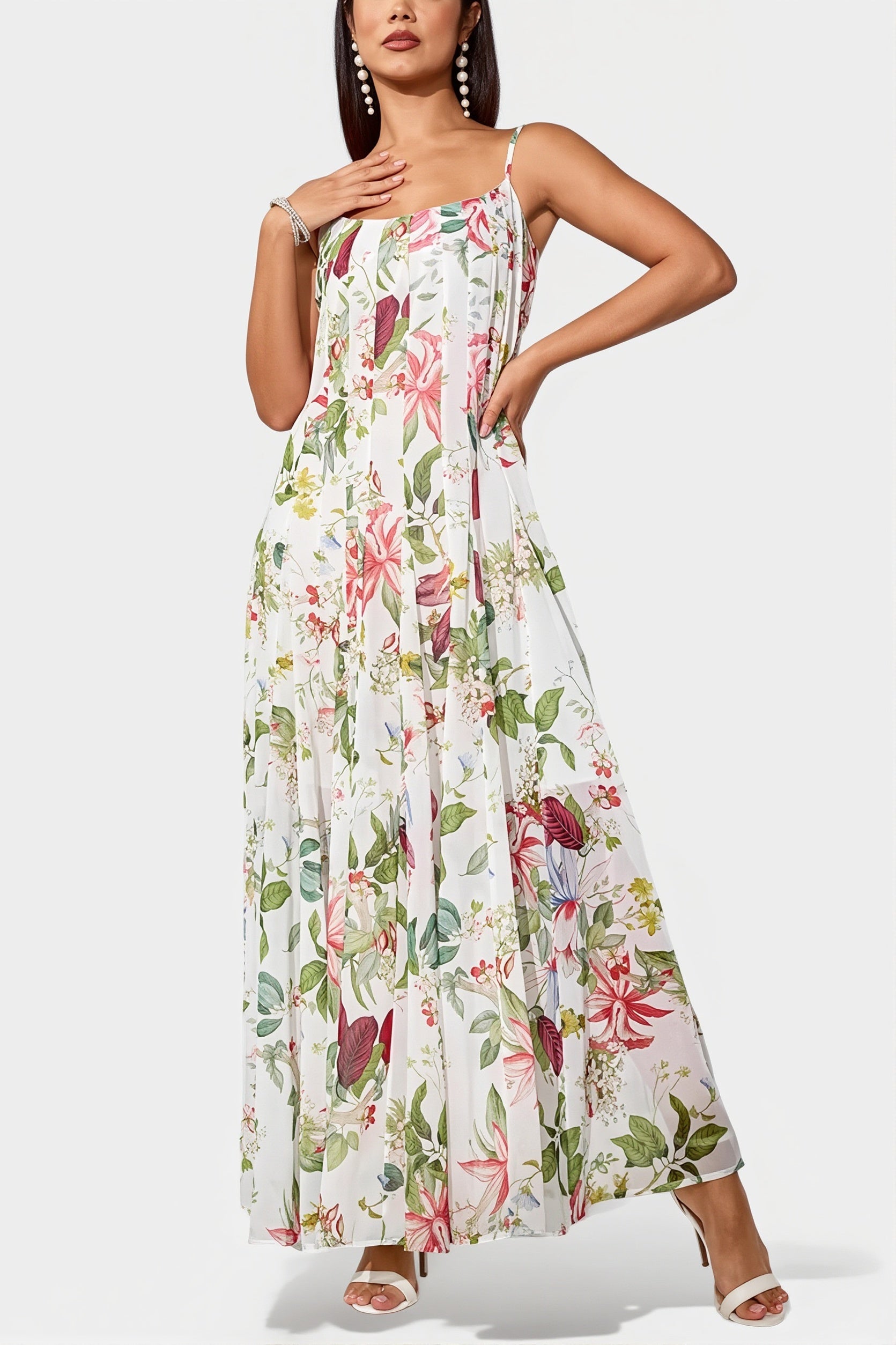 Luftiges ärmelloses Boho-Maxikleid mit floralem Muster in Seitenansicht