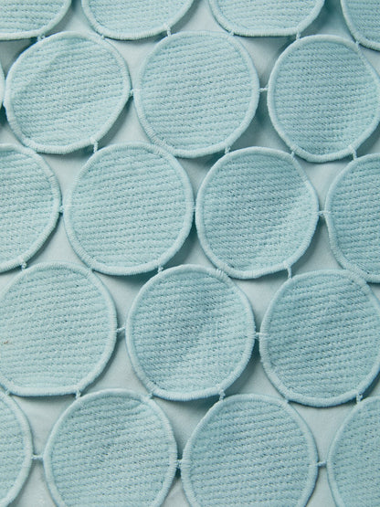 Damen Midikleid mit Halterneck und Satinoptik in stilvoller Produktansicht
