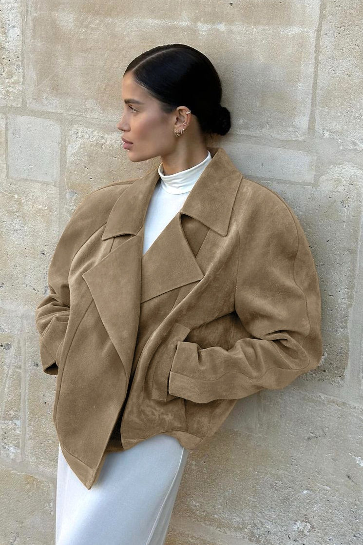 Damen-Wildlederjacke im Relaxed Fit mit Reverskragen in Seitenansicht