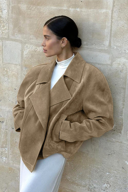 Damen-Wildlederjacke im Relaxed Fit mit Reverskragen in Seitenansicht