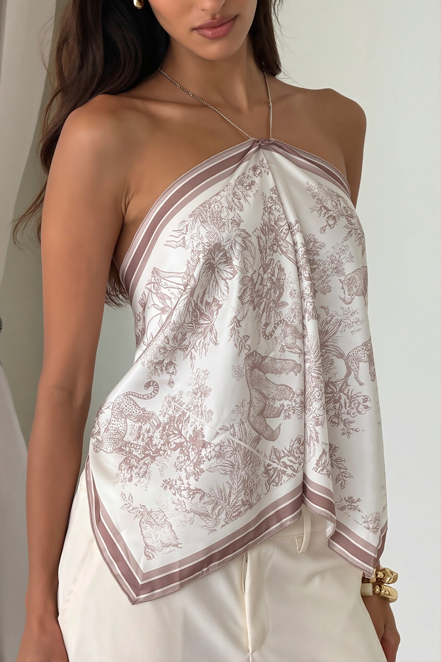 Damen Neckholdertop mit Print und offenem Rücken in Rückansicht