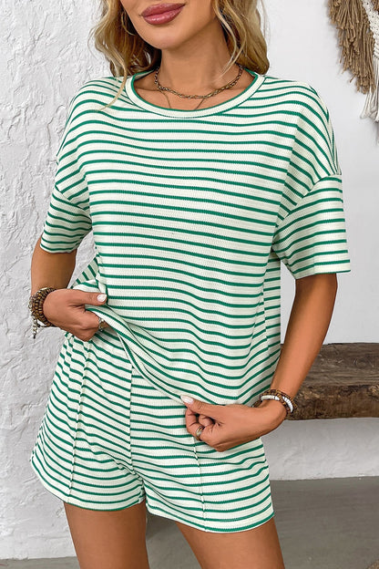 Damen Strick Kurzarm Shorts-Set mit Streifen als Zweiteiler vorne gezeigt
