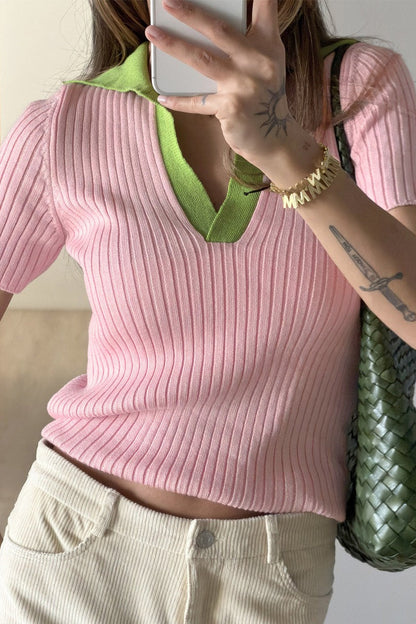Rückansicht des Damen Polo-Strickshirts mit Kontrastkragen