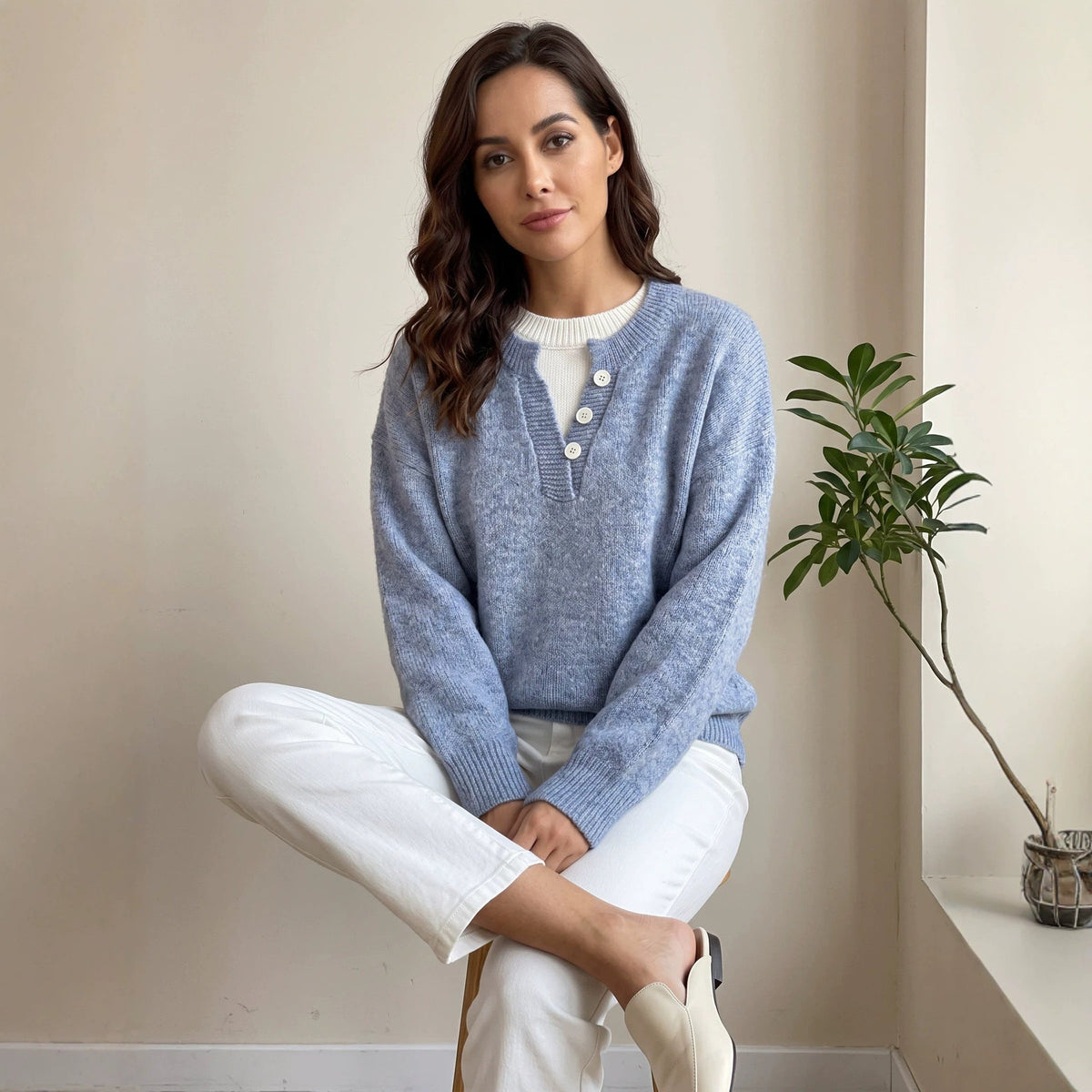 Detailansicht des Halbzip-Kragens am Damen-Strickpullover