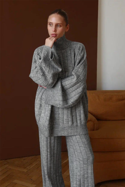 Damen-Zweiteiler aus geripptem Strick mit Rollkragenpullover