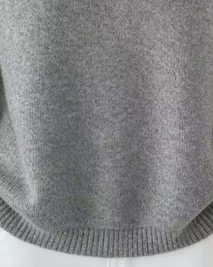Einfarbiger Langarmpullover mit Reverskragen in stilvoller Ansicht