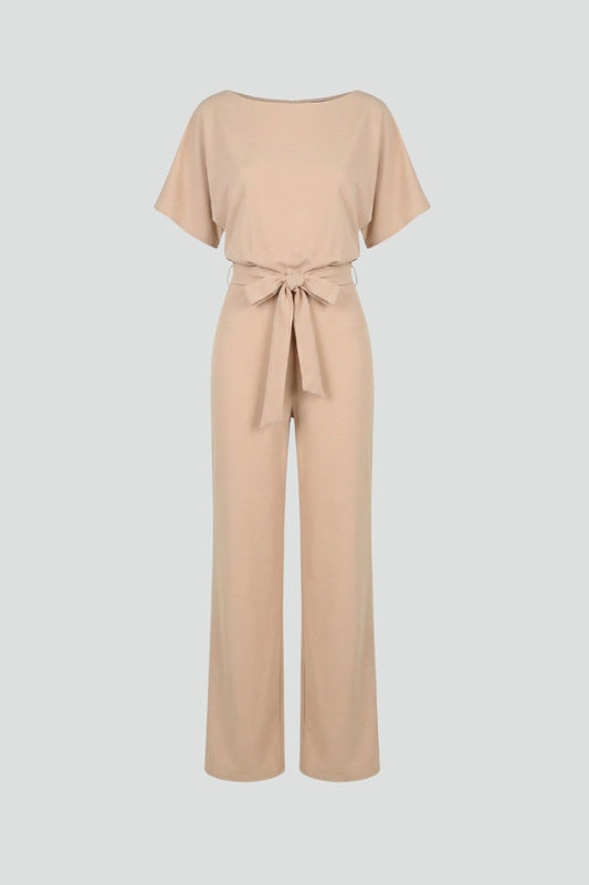 Damen Jumpsuit mit weitem Bein und Bindegürtel in Vorderansicht