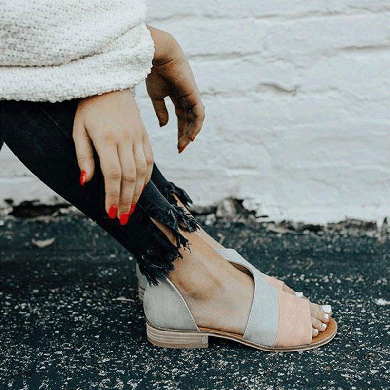 Damen Sandalen mit Cut-outs und offener Spitze in zweifarbigem Look, schräge Ansicht