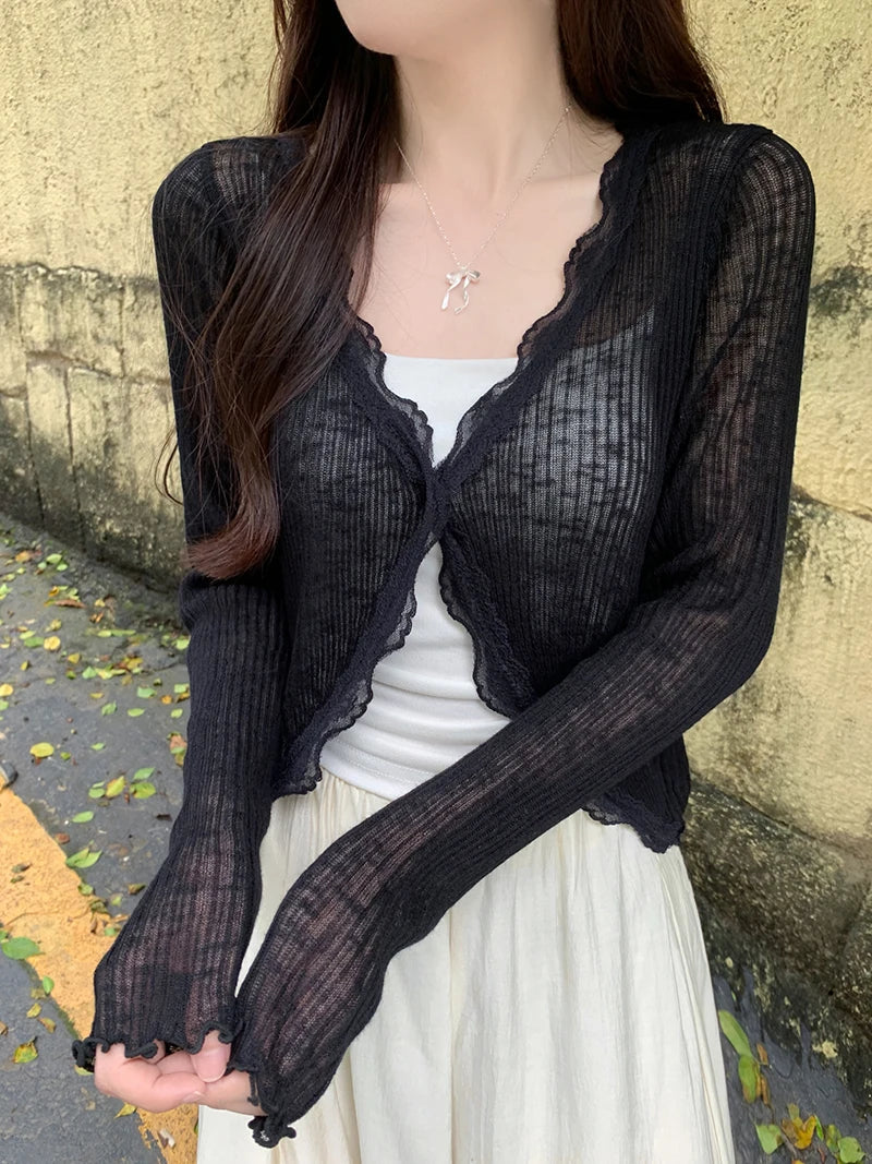 Damen Kurzpullover aus Rippstrick mit Spitzenbesatz