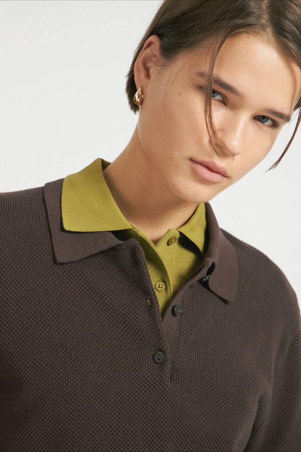 Polo-Strickpullover mit Knopfleiste in der Vorderansicht