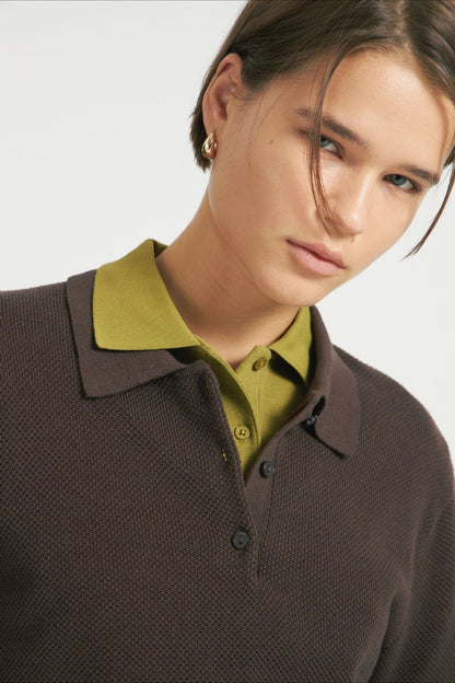 Polo-Strickpullover mit Knopfleiste in der Vorderansicht